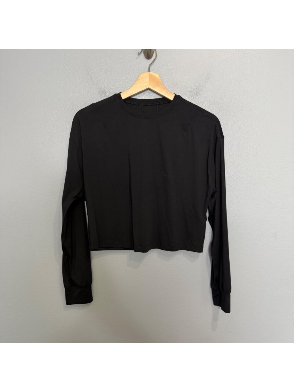 LULULEMON Abrasion-Resistant Training Long Sleeve Shirt in Black